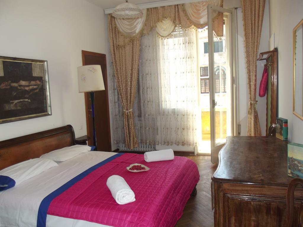 Ca'Barbaria Hotel Венеция Стая снимка